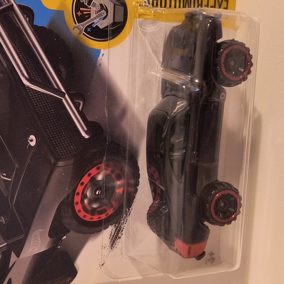 D1 Hot Wheels 70 Dodge Charger with shipping protector - Picture 2 of 3